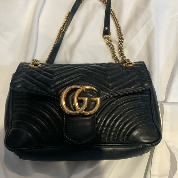 GUCCI Medium Marmont shoulder bag. Used but in great condition. - Picture 1 of 2